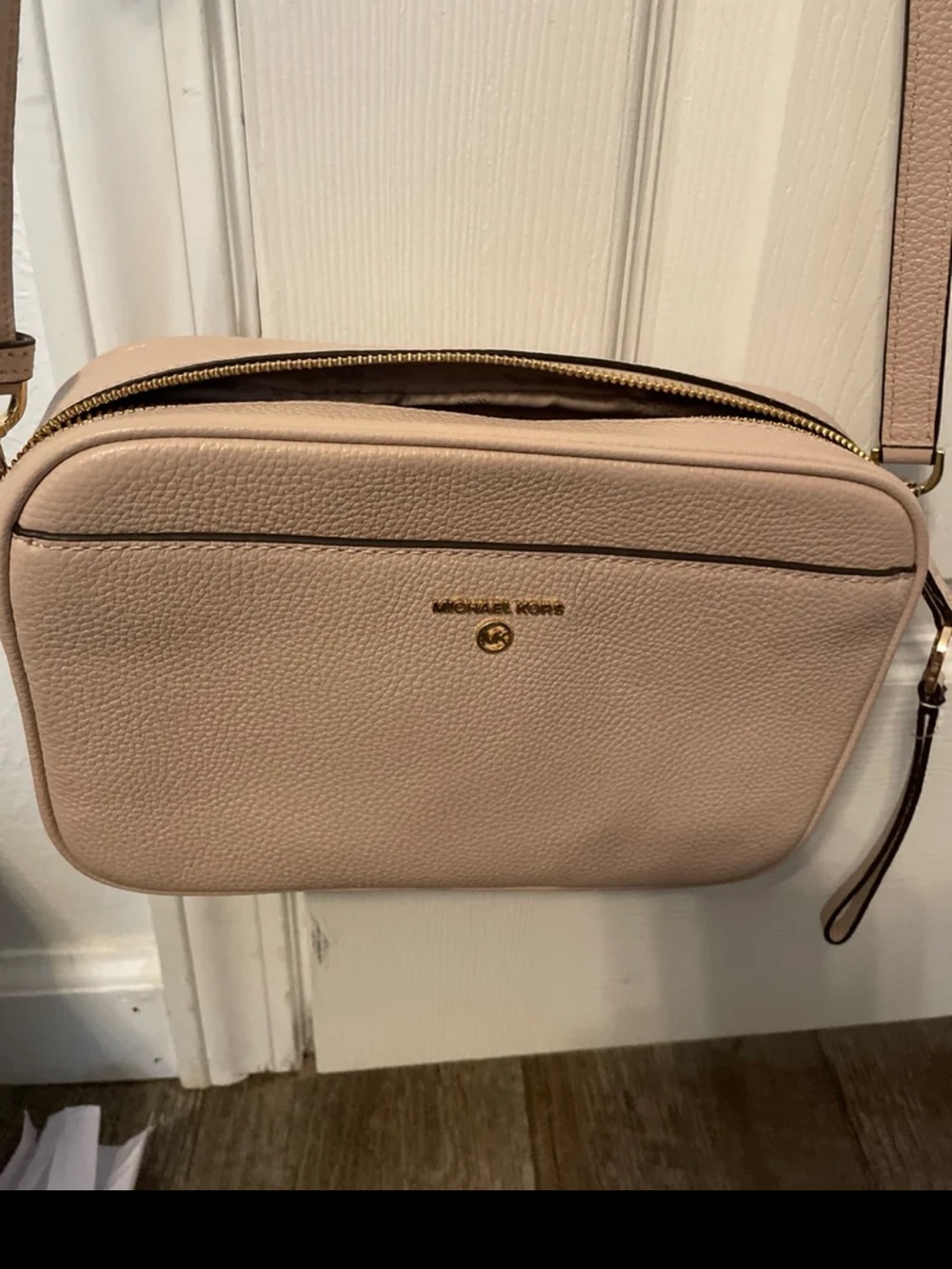 Michael Kors Jet Set Camera Leather Crossbody Bag (Soft Pink)